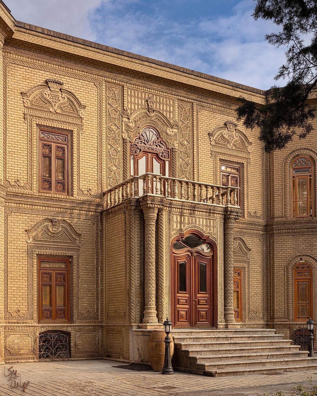 موزه آبگینه و سفالینههای ایران